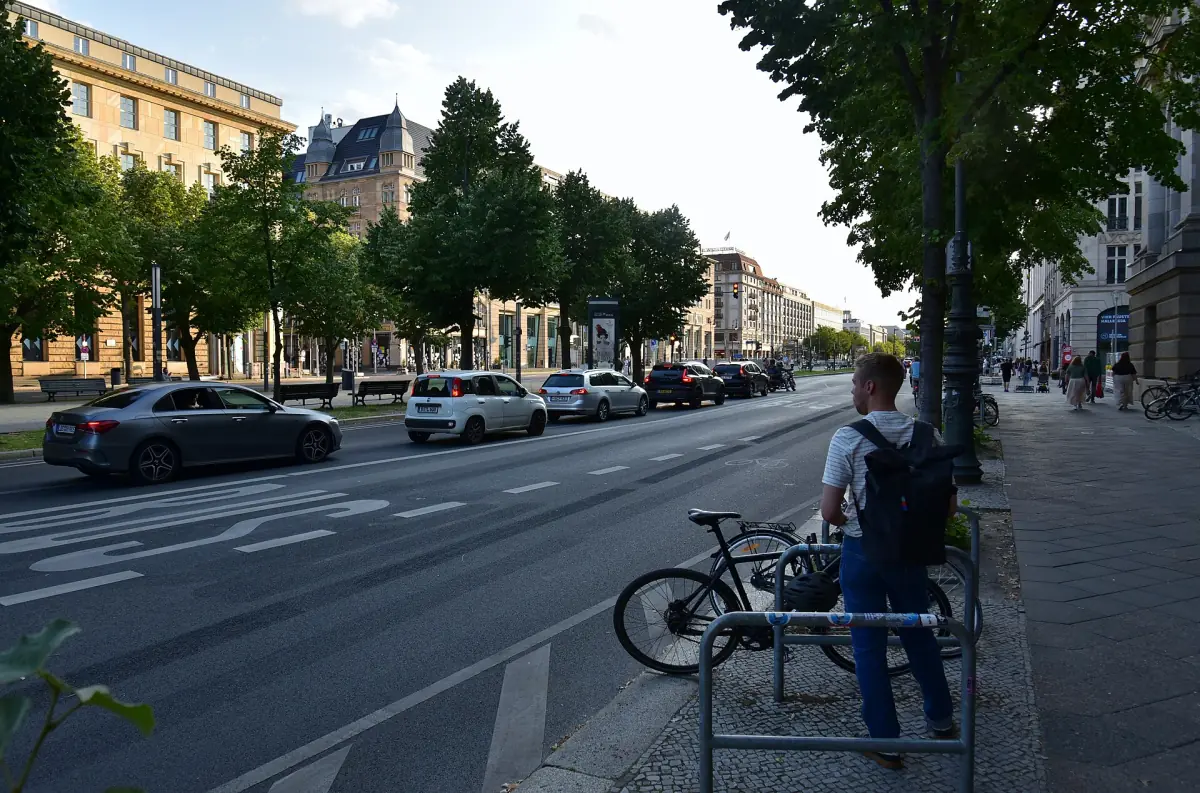 Unter den Linden boulevard in Berlin-Mitte